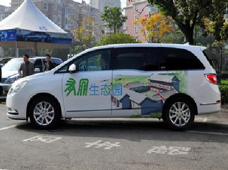 崇仁户外车贴喷绘如何保持效果?